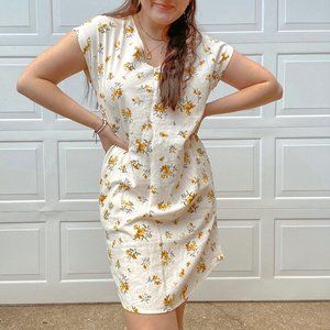 Floral Shift Dress With Button Detail On Back NWOT